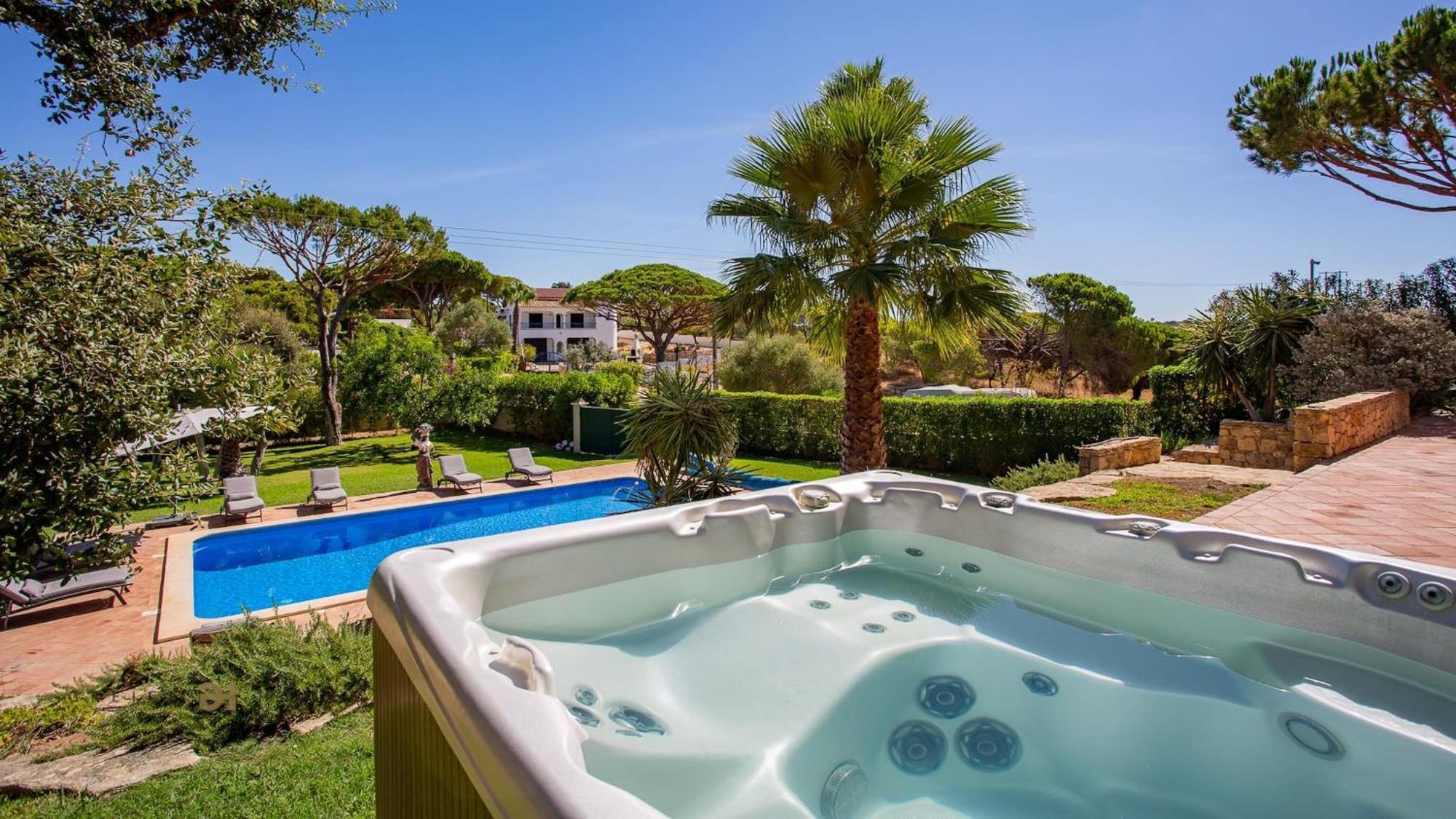 Luxuosa Moradia V5 Em Quarteira - Greice Homes Exteriör bild