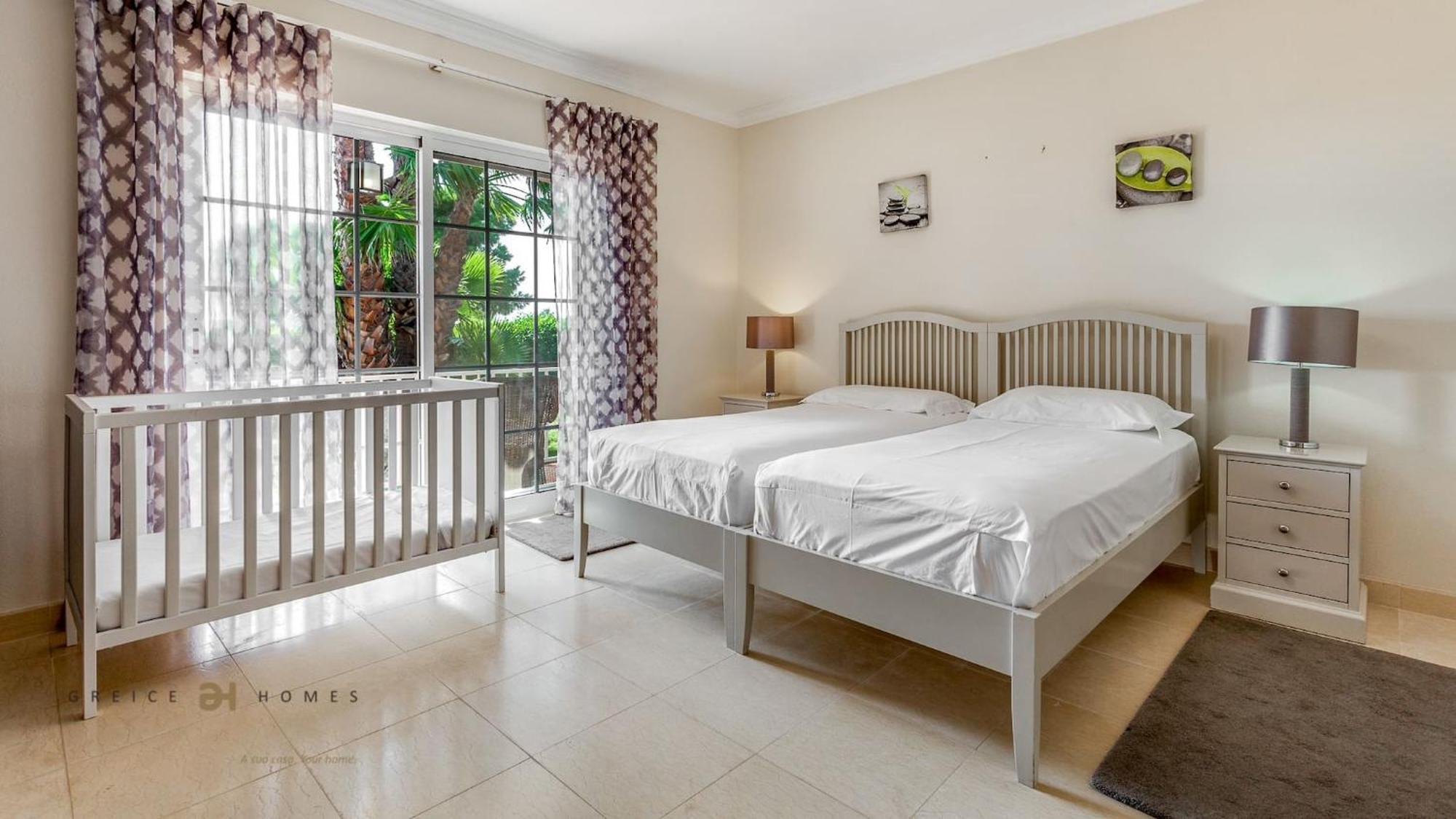 Luxuosa Moradia V5 Em Quarteira - Greice Homes Exteriör bild
