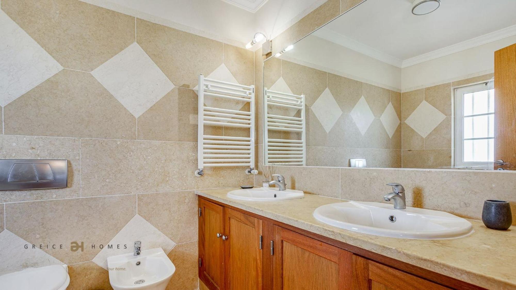 Luxuosa Moradia V5 Em Quarteira - Greice Homes Exteriör bild