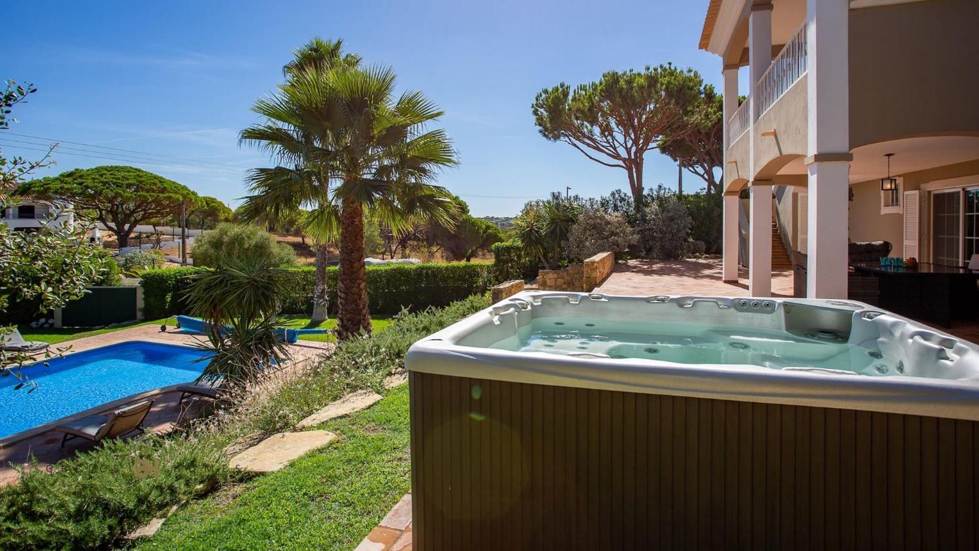 Luxuosa Moradia V5 Em Quarteira - Greice Homes Exteriör bild