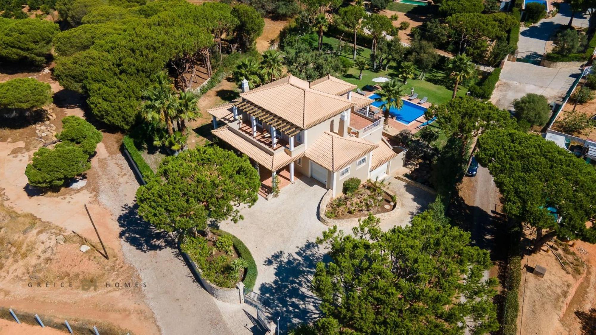 Luxuosa Moradia V5 Em Quarteira - Greice Homes Exteriör bild