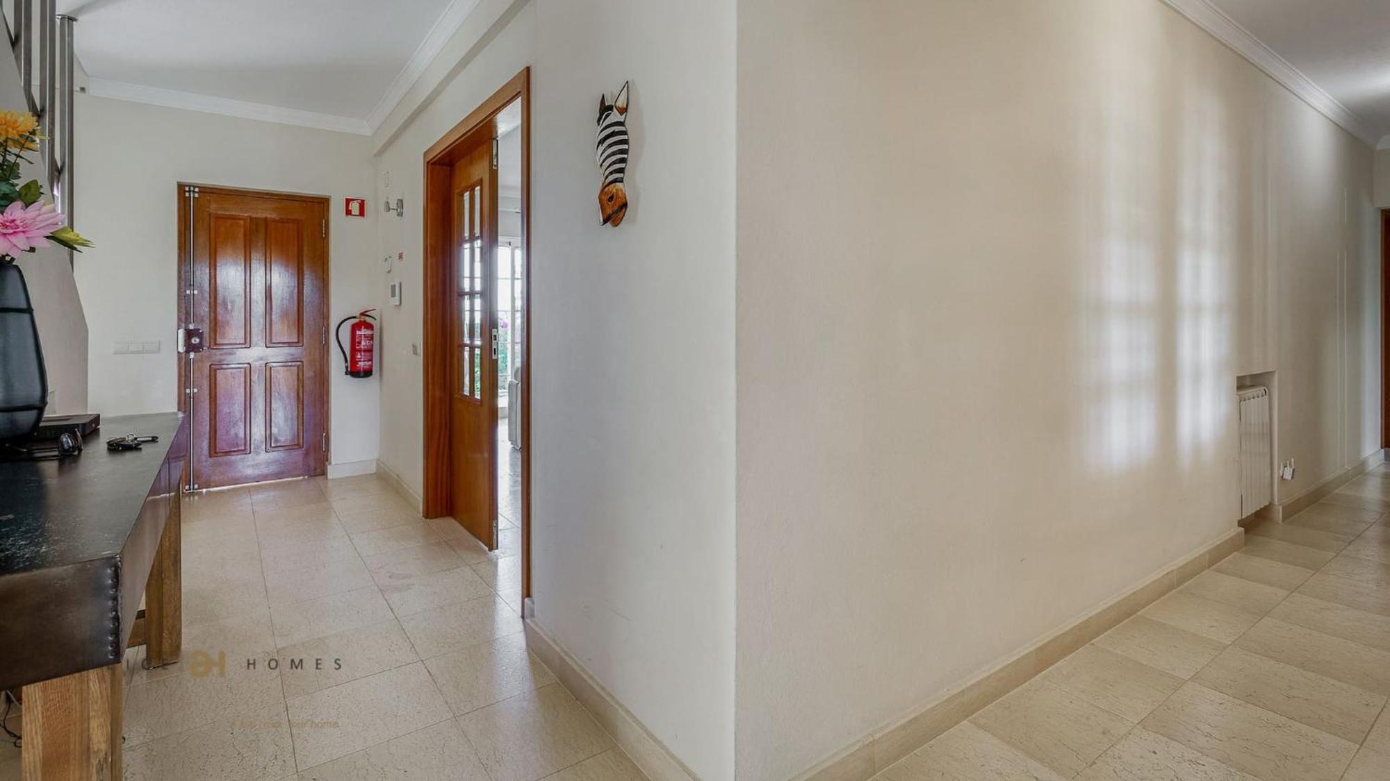 Luxuosa Moradia V5 Em Quarteira - Greice Homes Exteriör bild