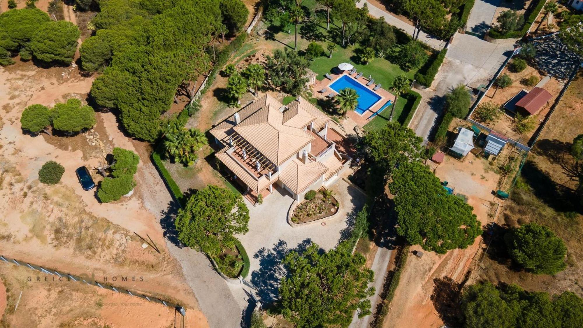 Luxuosa Moradia V5 Em Quarteira - Greice Homes Exteriör bild