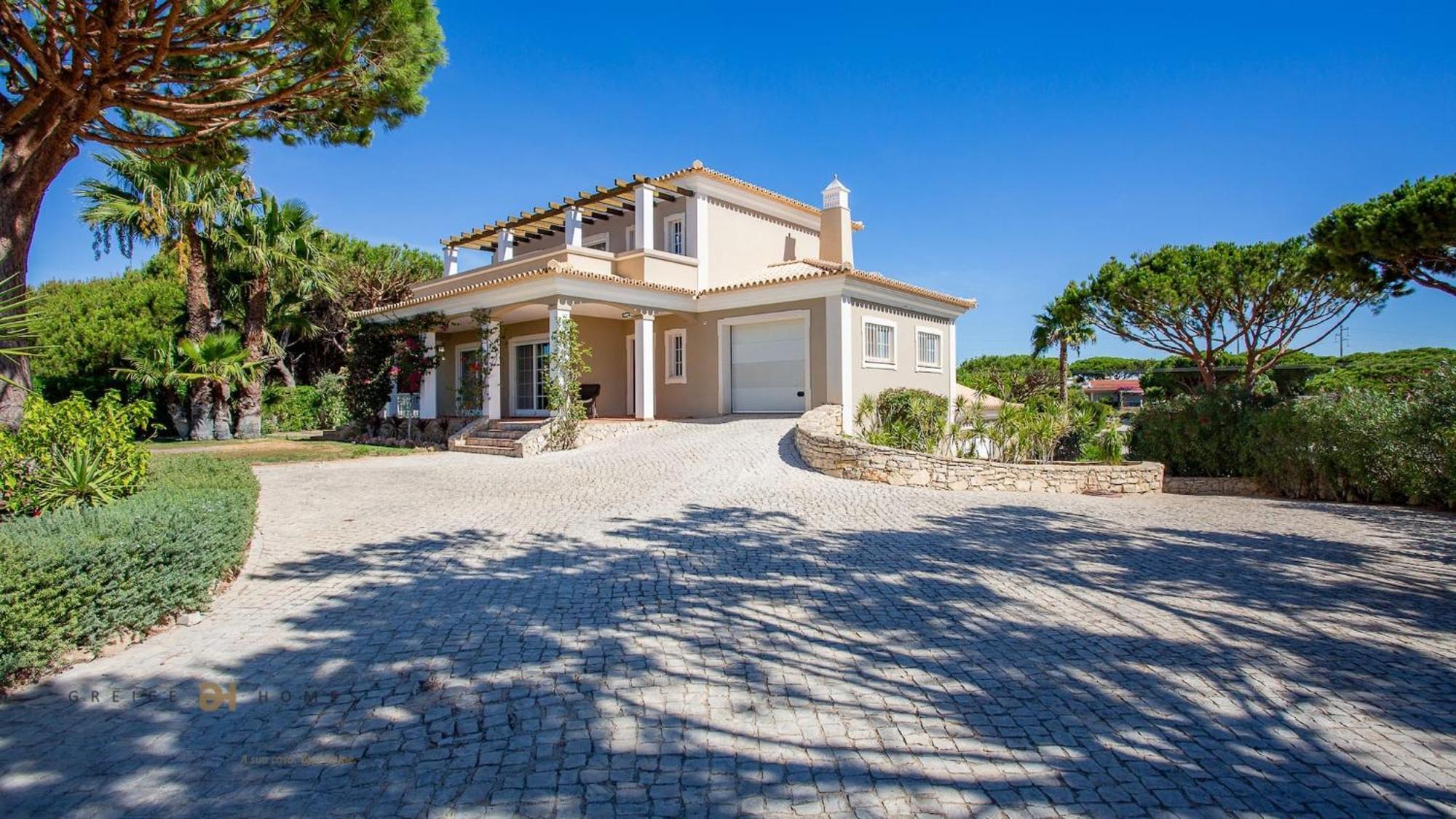 Luxuosa Moradia V5 Em Quarteira - Greice Homes Exteriör bild